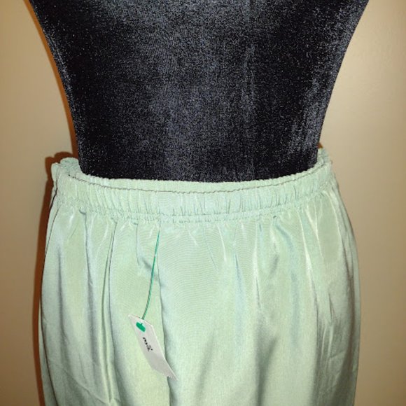 Blair, 3pc Silk Pant Set, Sage Green, Long Sleeves, Dry Cleaned, Size-XL Petite - Picture 9 of 10